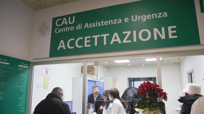 Sei ore al Sant’Orsola senza essere visitato, poi va al Cau di Budrio e muore